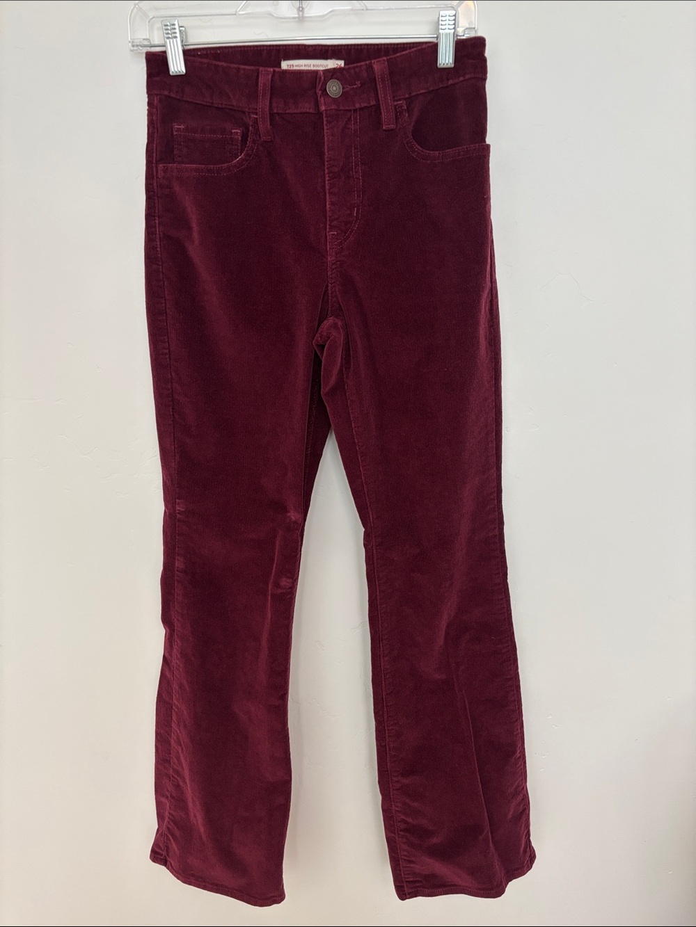 Levi's Straight Leg Pants in Burgundy